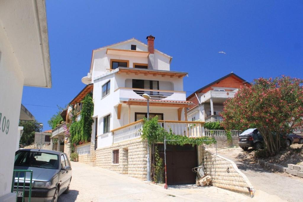 Apartment Sali 8174A Bagian luar foto