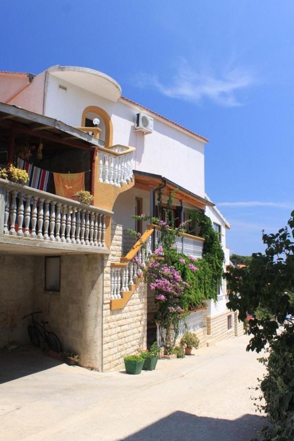 Apartment Sali 8174A Bagian luar foto